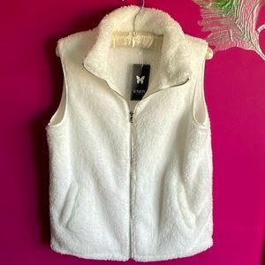 💟White Fleece Collared ZipUp Vest💟